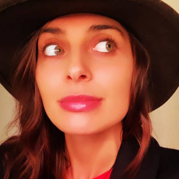 Meet your Posher, Sarah - Picture 1 of 1